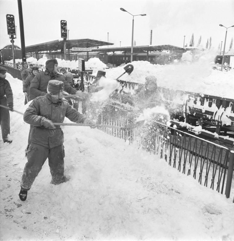 2. ledna 1979, extrémní počasí v tehdejší NDR, zasahovat museli i vojáci