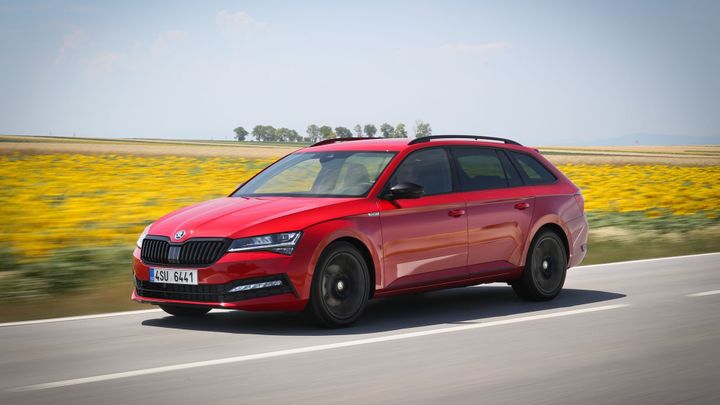 Škoda Superb míří do policejních služeb. Vyhrála výběrové řízení až na Novém Zélandu