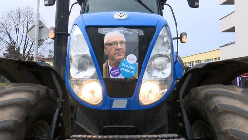 Traktory vyjely na podporu Jiřího Drahoše