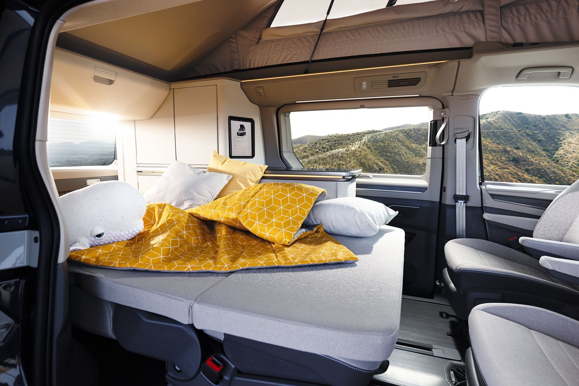 Volkswagen T7 California Concept