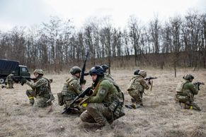 Zlomový moment války se blíží. Kyjev do ofenzivy proti Rusům nasadí desetitisíce mužů