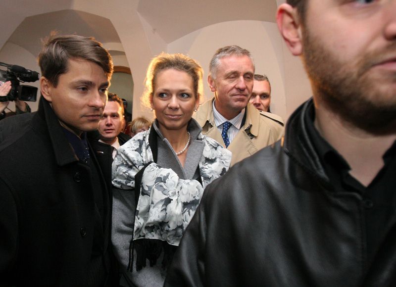 Mirek Topolánek a Lucie Talmanová přišli položit věnec k památníku 17.listopadu