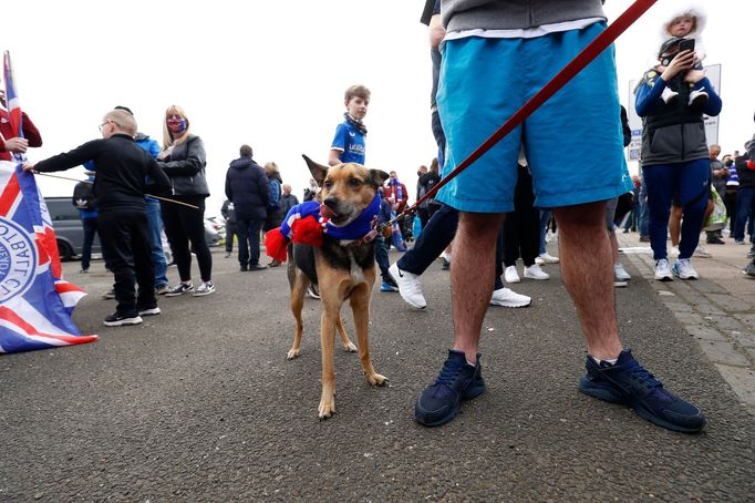 Fanoušci Glasgow Rangers slaví zisk 55. titulu ve skotské lize.