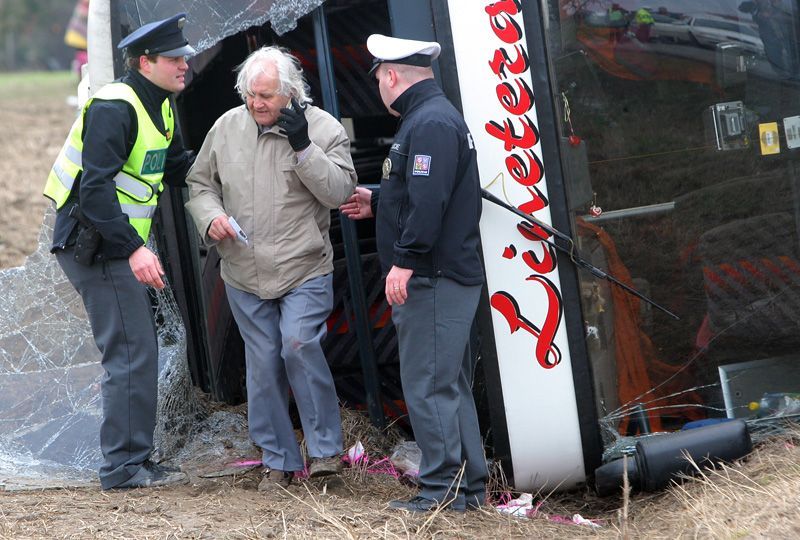 Nehoda autobusu u Nupak na Říčansku