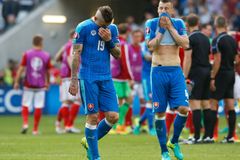 Slováci padli s Walesem. Sokoly zkrotili Bale a gól v závěru