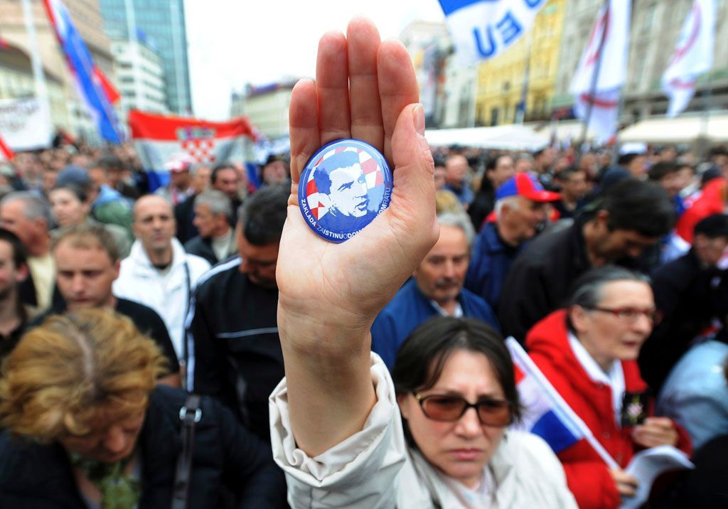 Desetitisíce Srbů demonstrovaly za odchod vlády