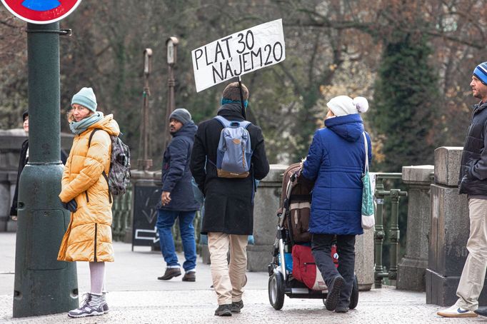 Protest studentů a odborů proti opatřením vlády Petra Fialy.