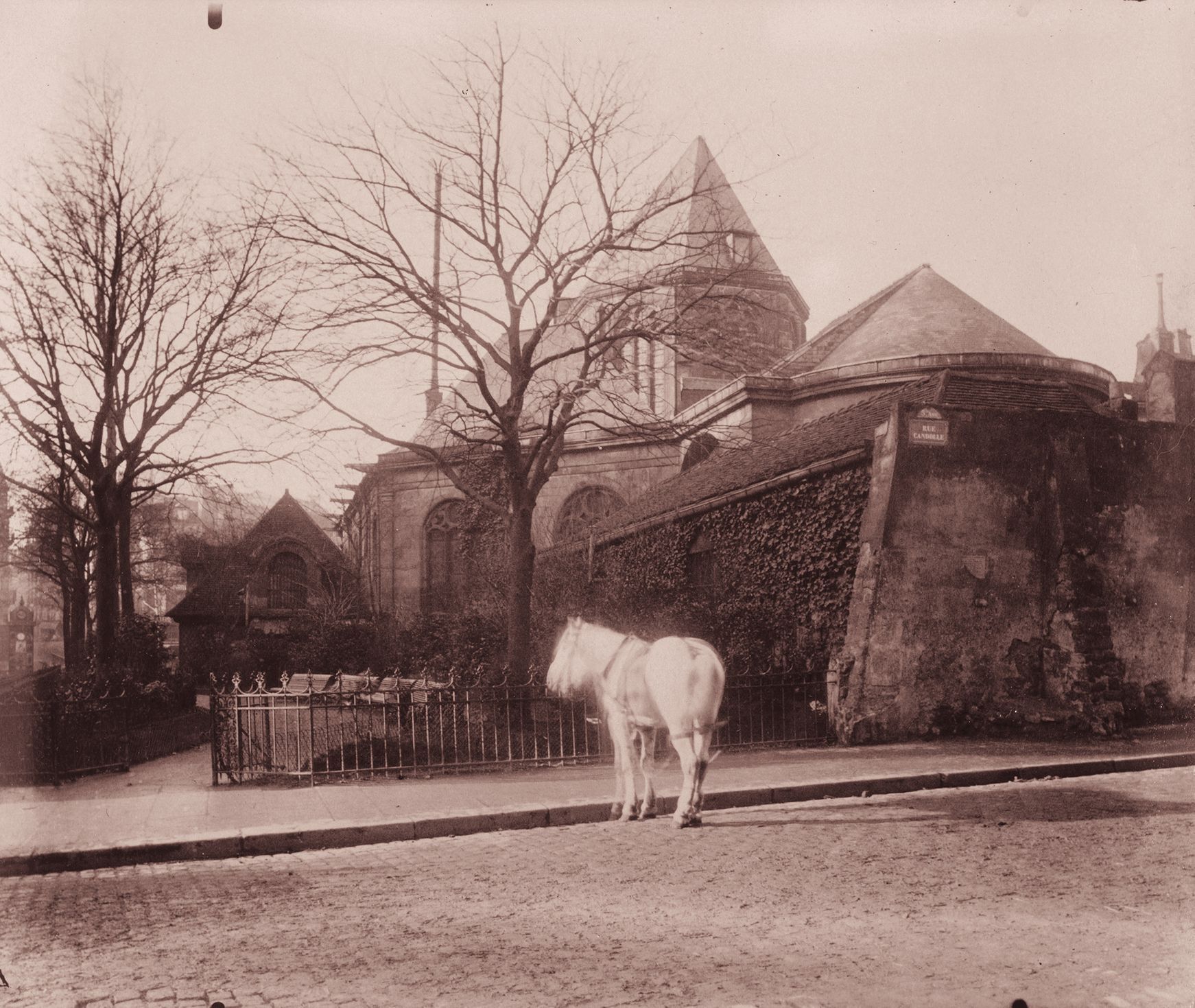 Eugene Atget: Dávná Paříž, historické fotografie