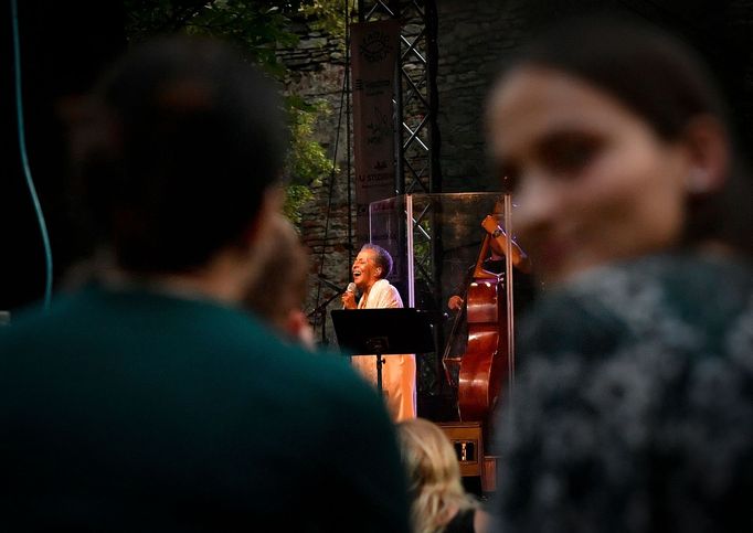 Snímek z koncertu Susany Bacy.