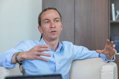 Audit našel ve stavební digitalizaci 32 chyb. Bartoš za ně vinu odmítá
