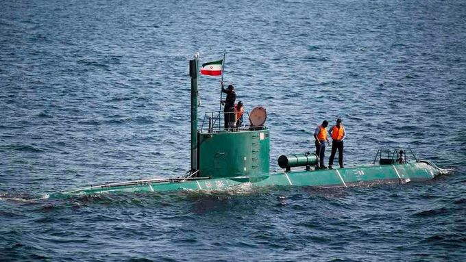 Íránská ponorka (archivní foto).
