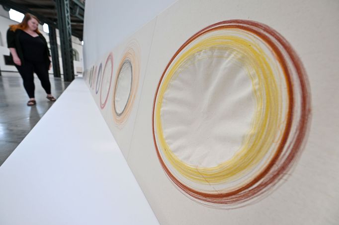 Snímek z výstavy dvojice Unconductive Trash v brněnské Fait Gallery.