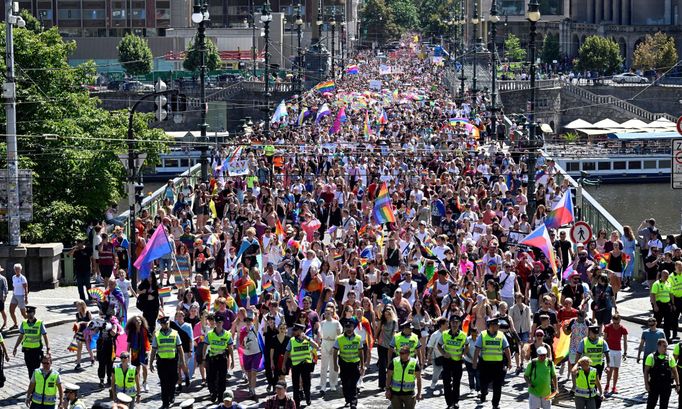 Snímek ze sobotního duhového průvodu festivalu Prague Pride.