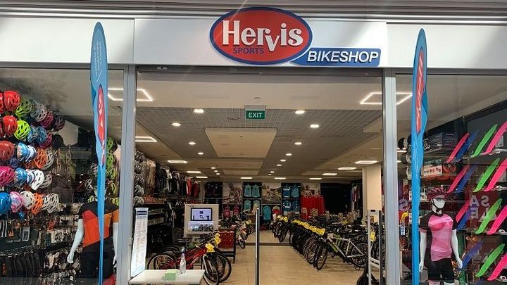 Síť prodejen Hervis se stahuje z Česka. Neuspěla, většinu poboček přenechá konkurenci; Zdroj foto: Hervis/Facebook