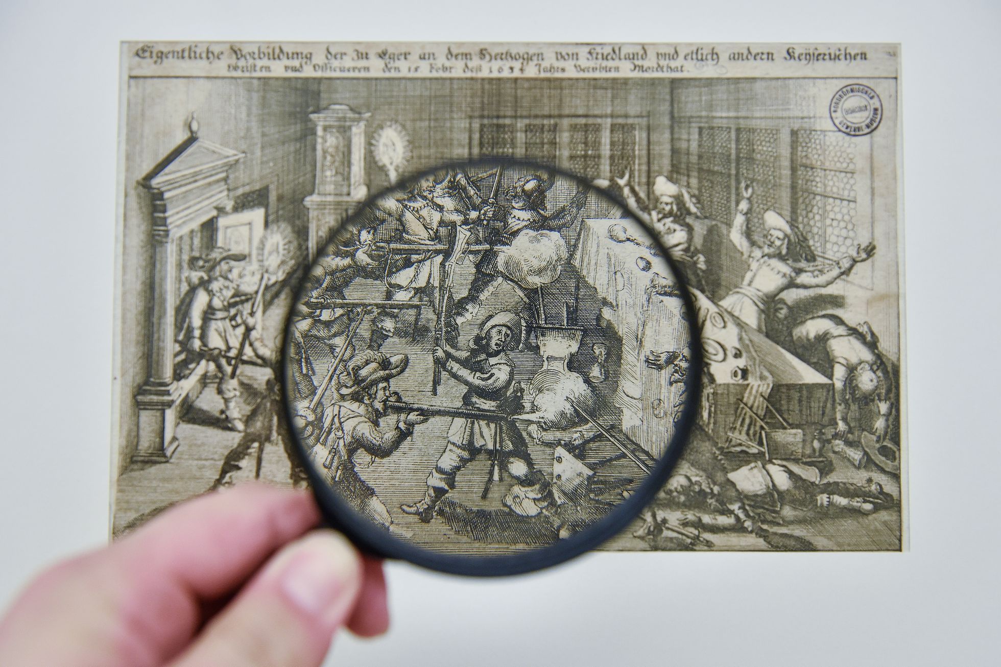 Snímek z výstavy Hrůzy války v Oblastní galerii Liberec.