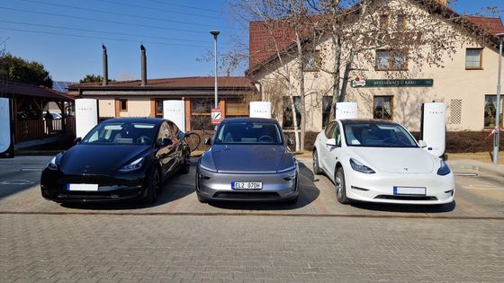 Říká se, že je to drahé. Zkusili jsme pojistit Teslu Y a dalších devět elektromobilů
