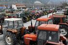 Řečtí zemědělci na protest proti krácení důchodů blokují silnice a hraniční přechody