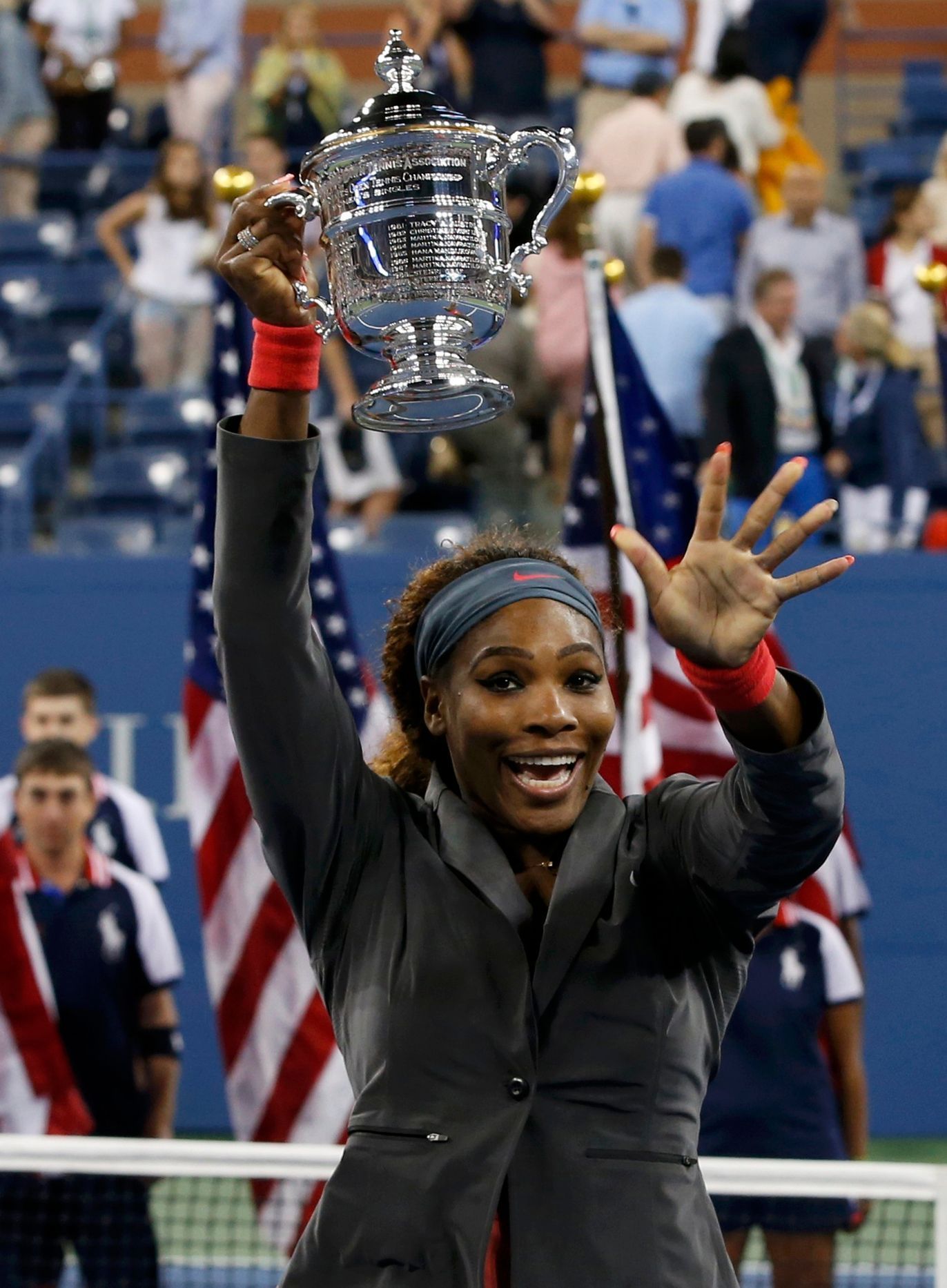 Serena Williamsová s cenou pro vítězku US Open