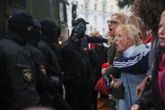 Bělorusové byli unavení. Teď se změnili v národ a povstali, říká česká překladatelka