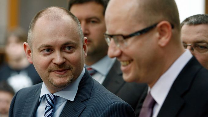 Michal Hašek a další kritici v ČSSD žádají, aby dosavadní vedení strany přiznalo zodpovědnost za volební propadák v parlamentních volbách