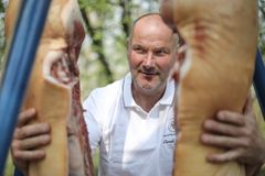 Ryba není maso, kuře či králík také ne. I zabíjačka se může zvrtnout, vzpomíná řezník