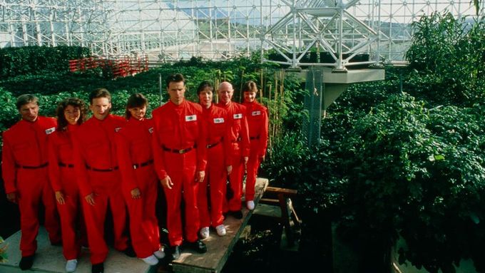Biosféra 2 je ve své podstatě produktem 60. let minulého století, kdy kromě popularity různých mírových hnutí vzrostlo také povědomí o ekologických hrozbách a klimatu.