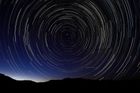 Po půlnoci bude možné spatřit v průměru 70 meteorů za hodinu.