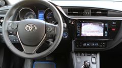 Toyota Auris TS hybrid  - palubní deska