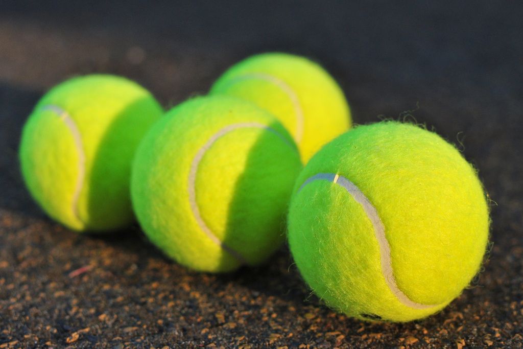 tenisové míčky