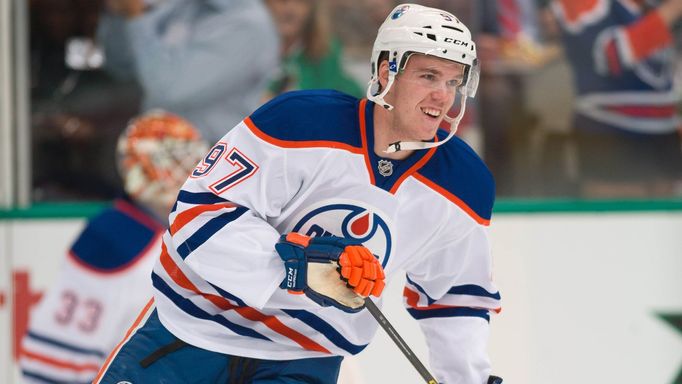 Connor McDavid vstřelil v NHL svůj první gól.