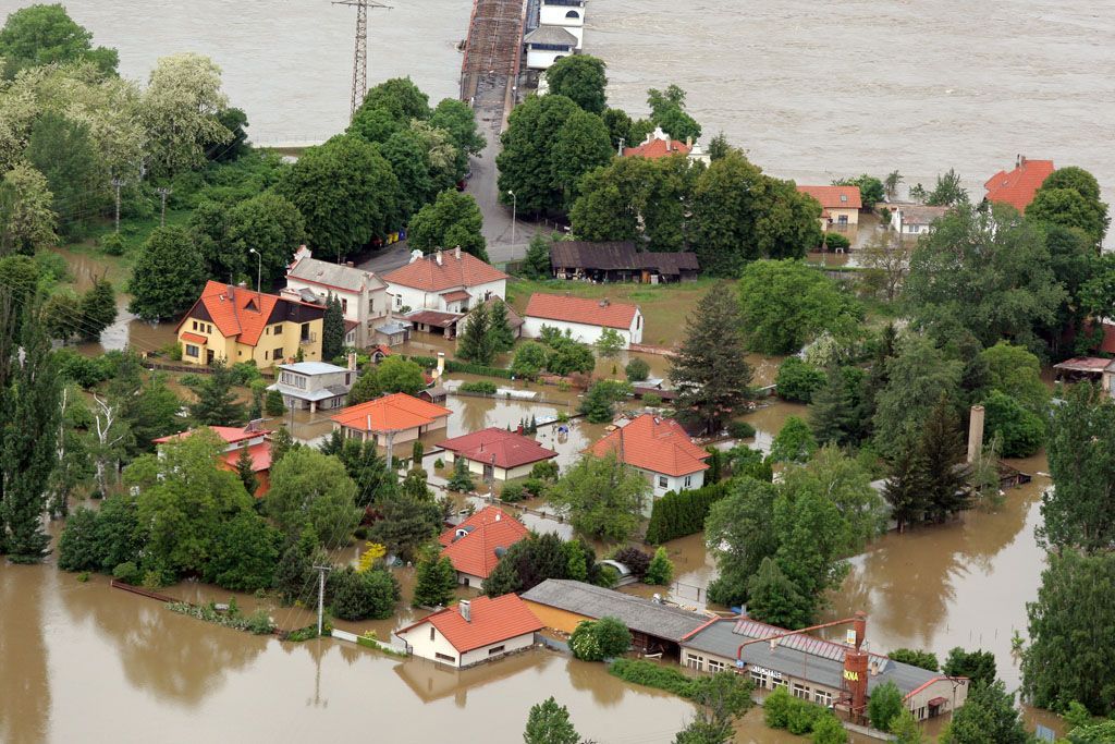 Letem nad zatopeným světem
