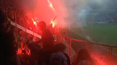 Video: Slávističtí chuligáni pálí pyro mezi olomoucké fanoušky, padnou tvrdé tresty