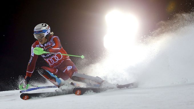 Henrik Kristoffersen při nočním slalomu v Madonně di Campiglio.