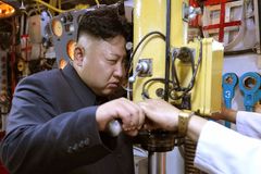 Záhada rezavějící ponorky. Kim se svezl chloubou armády KLDR