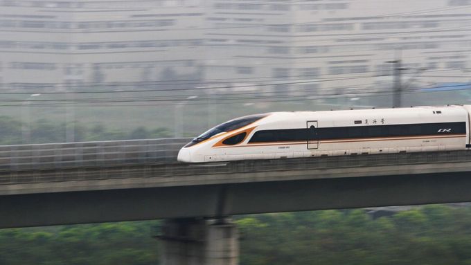 Čínský rychlovlak Fuxing mezi Šanghaji a Pekingem.