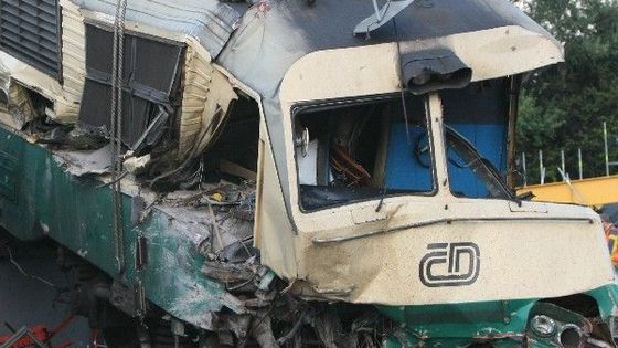 IN PICTURES: Cleaning up after a train crash
