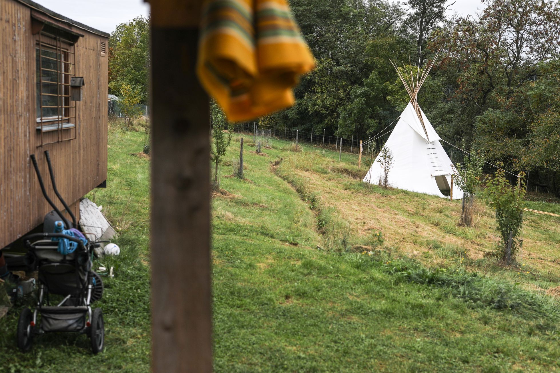 Rodina žijící v jurtě - Kryštof a Šárka Herrmannovi, Soběšín