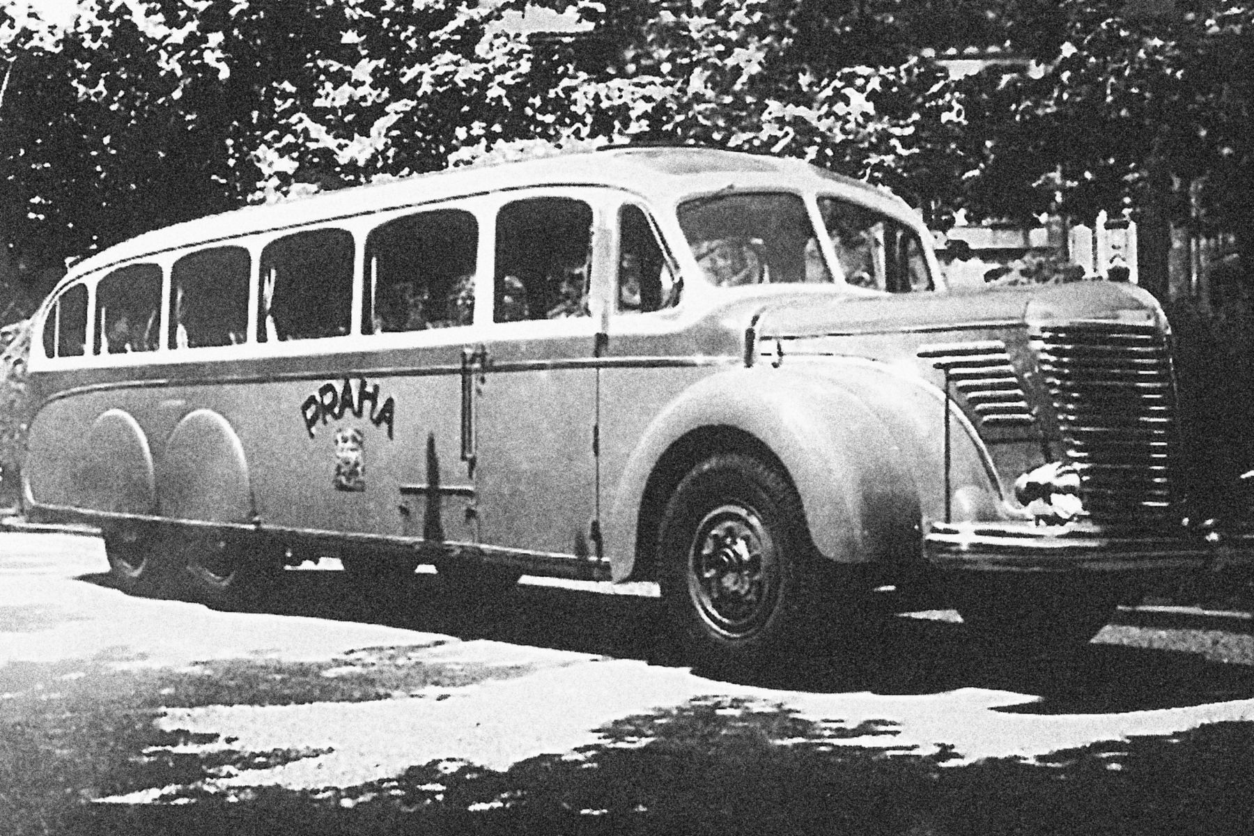 Fotogalerie / Před 115 lety byla podepsána smlouva o zřízení továrny na automobily Praga