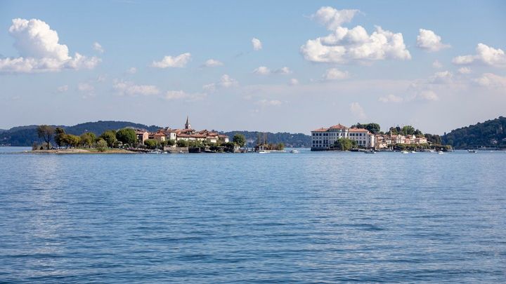 Na italském jezeře se potopila loď, zahynuli čtyři lidé