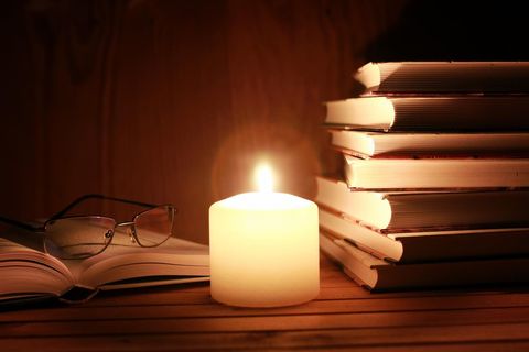 KVÍZ: Jeden je tu navíc. Poznáte mezi literárními díly a autory záludného vetřelce?