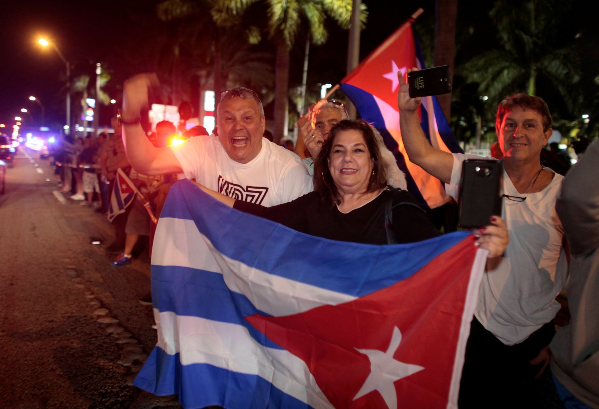 Miami: Kubánci oslavují smrt Fidela Castra