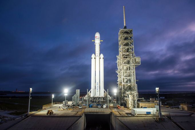 Falcon Heavy, SpaceX