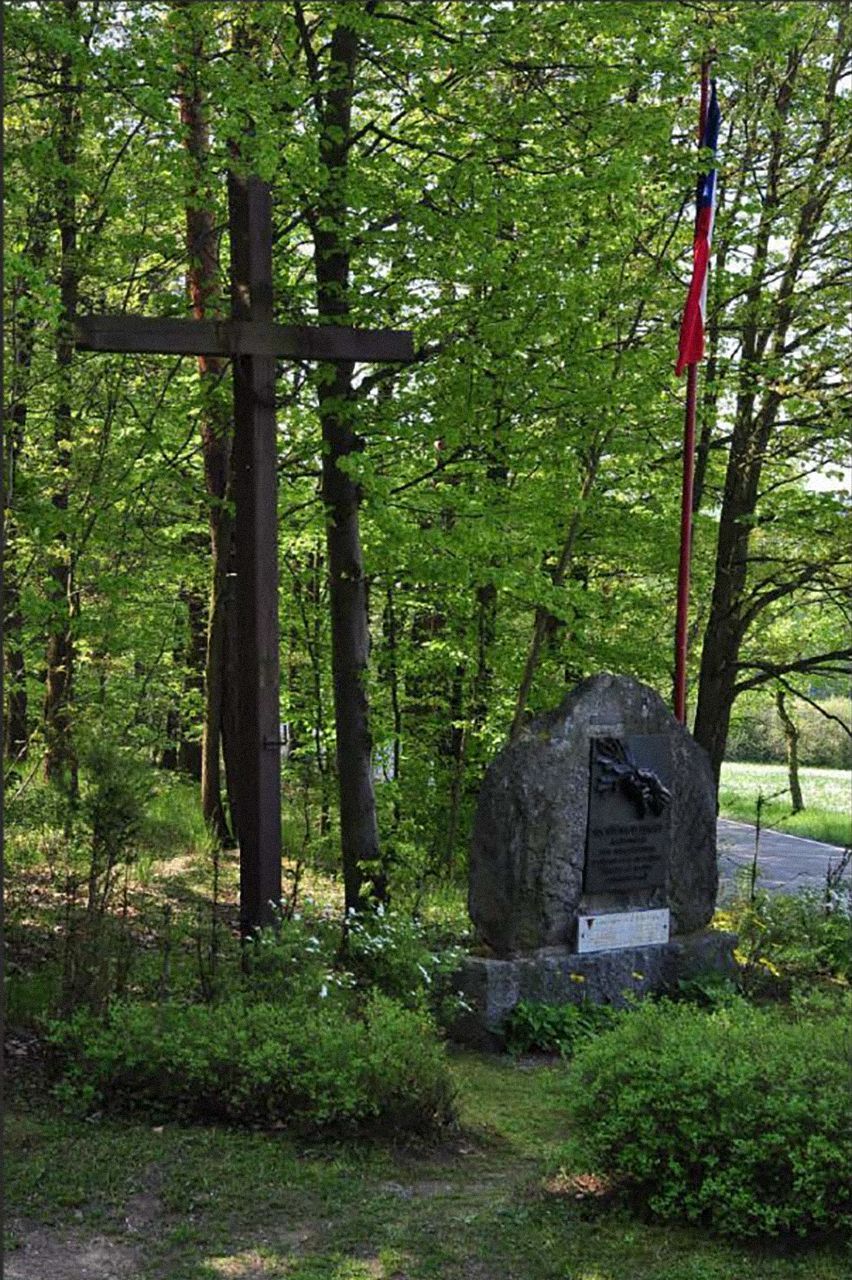 Koncentrační tábor Hradištko a neznámý příběh španělských vězňů, Koncentrační tábor Hradištko, Koncentrační tábor, Benešovsko, historie, Magazín