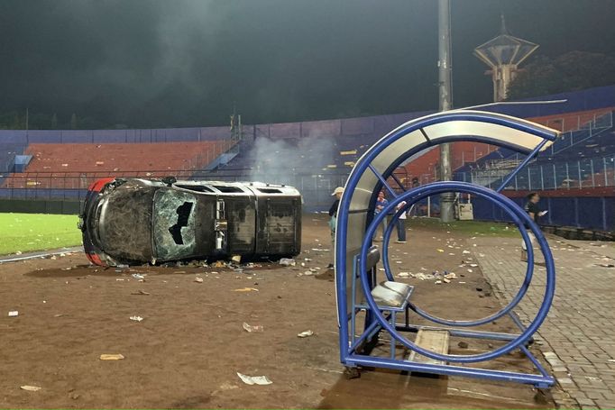 Tragédie na zápase indonéské fotbalové ligy Arema - Persebaya Surabaya