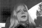 Konečně jako žena ucítím svobodu. Manningová souzená v kauze WikiLeaks je na svobodě