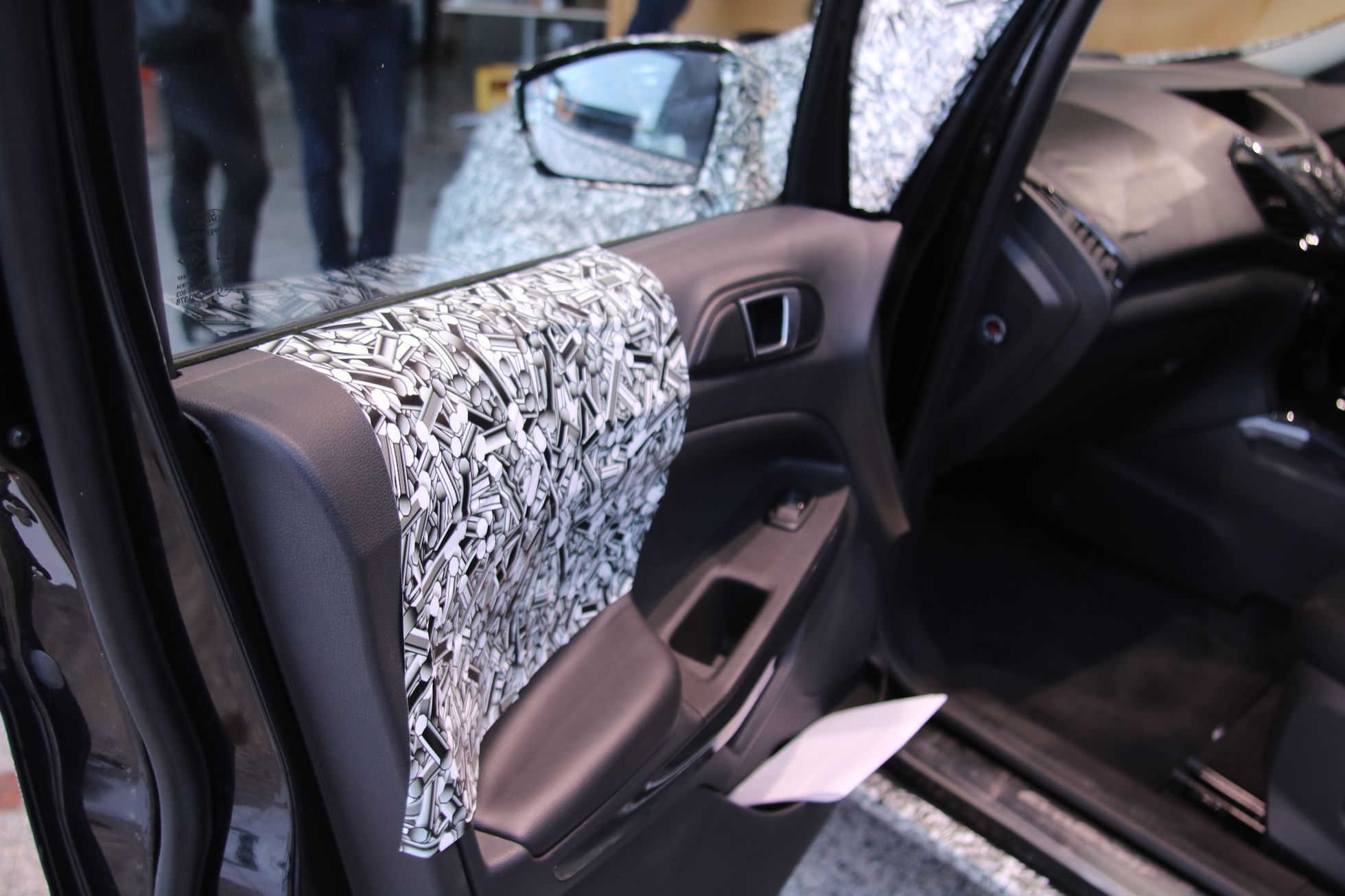 Ford EcoSport kamuflovaný detail vnitřek dveří