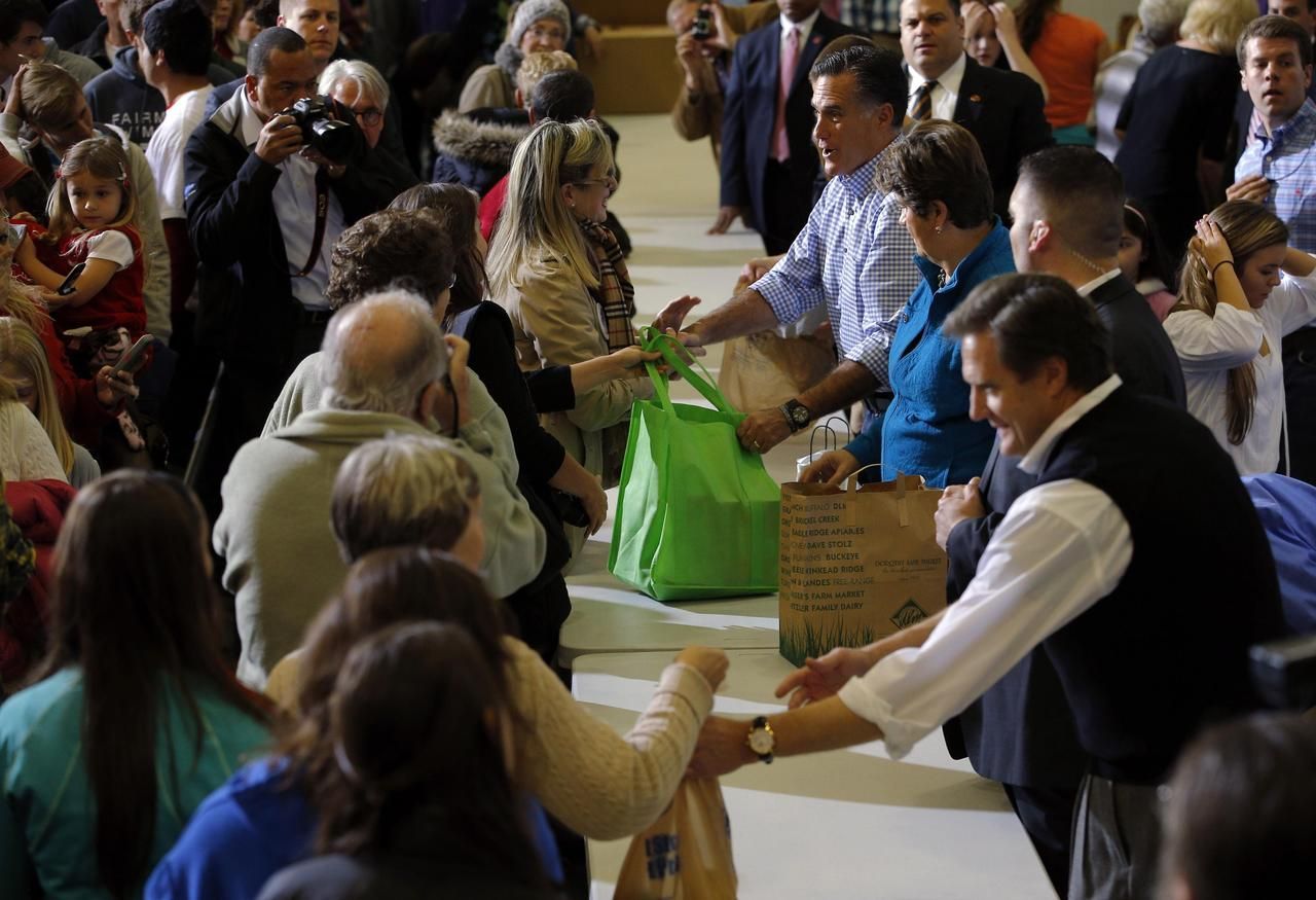 Obama, Romney a hurikán Sandy
