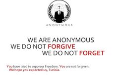 Tři Anonymous zatkla policie, viní je z útoku na Sony