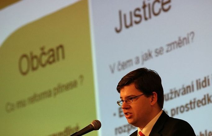 Ministr Pospíšil prezentuje v Žofíně navrhovanou reformu justice.