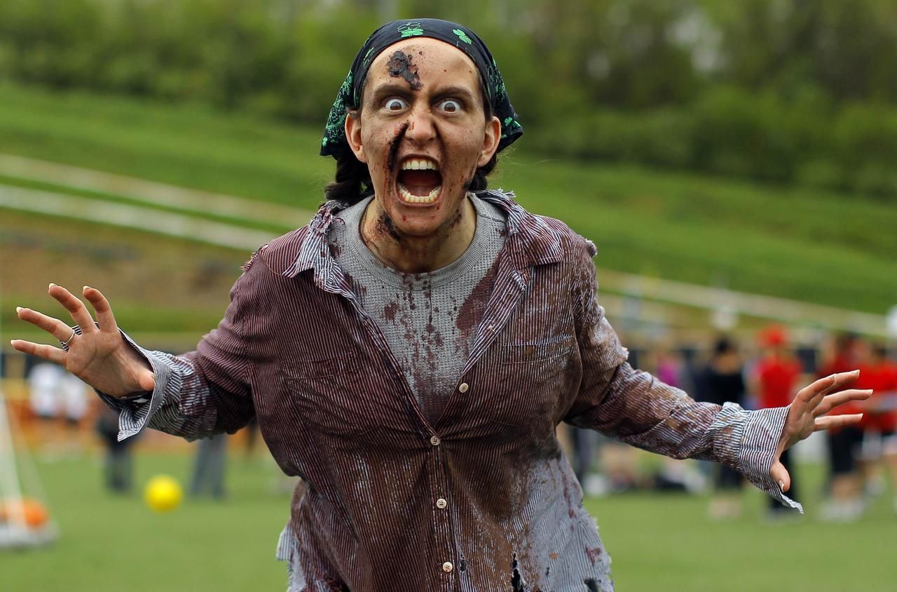 OBRAZEM: Prohlédněte fotografie z bizardního závodu zombies